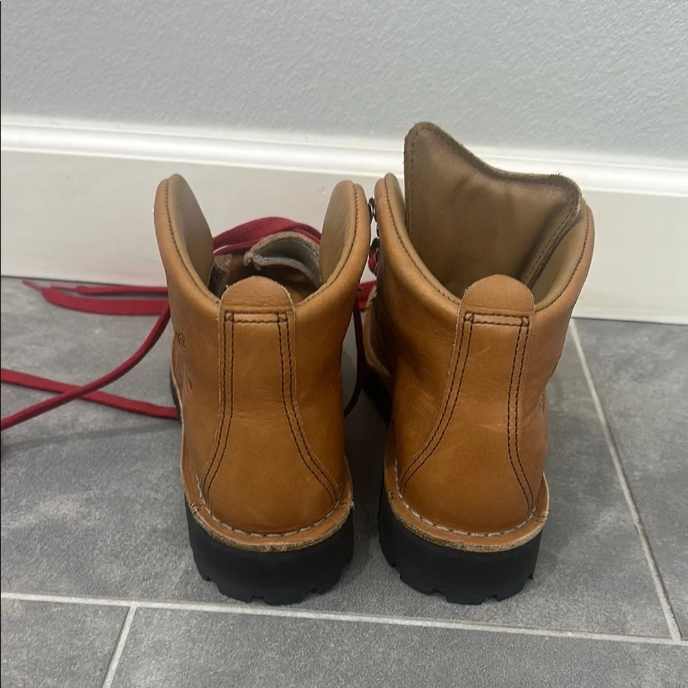 Danner Tan Leather Boots with Red Laces - Picture 8 of 9